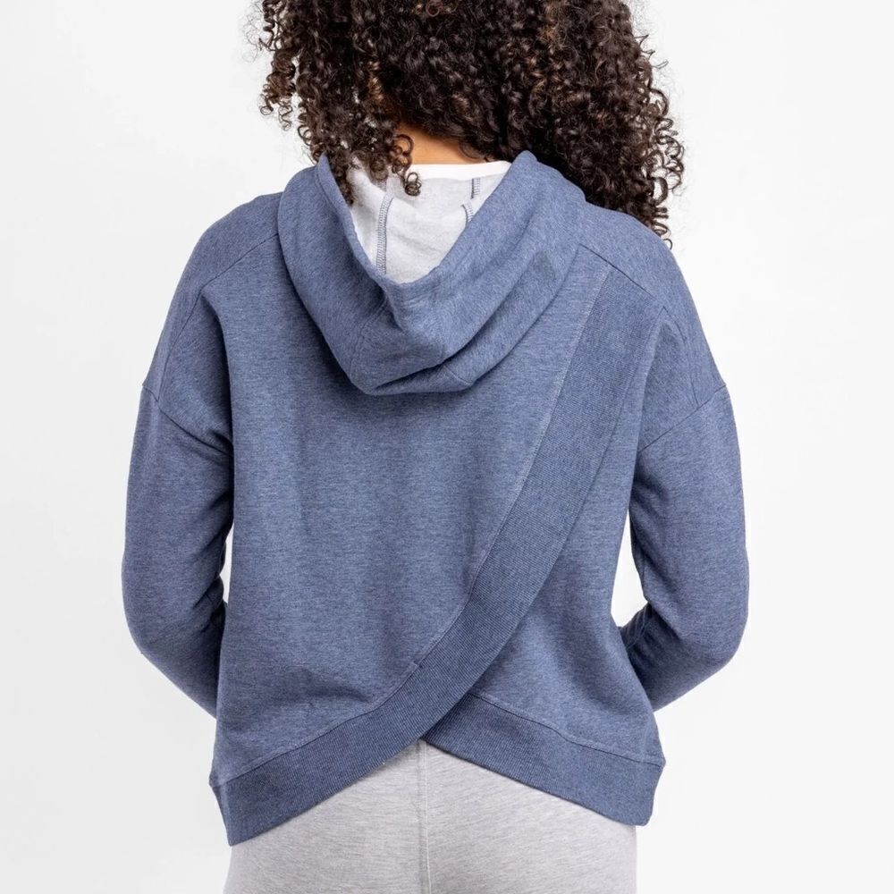 LIV Outdoor Kendall Crossover Back Pullover Hoodie Sweatshirt Blue Large